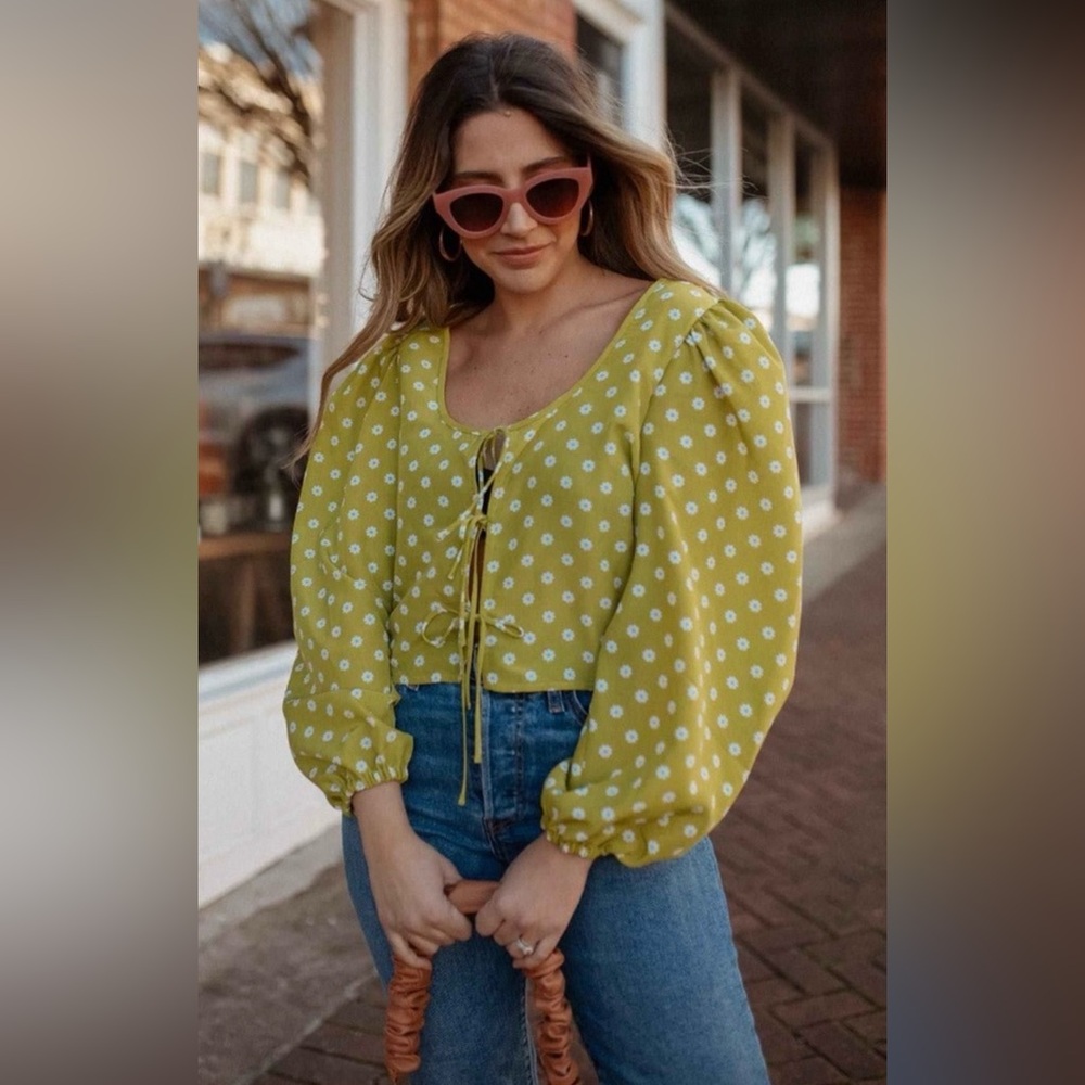 Levi’s Daisy’s Tie Front Blouse